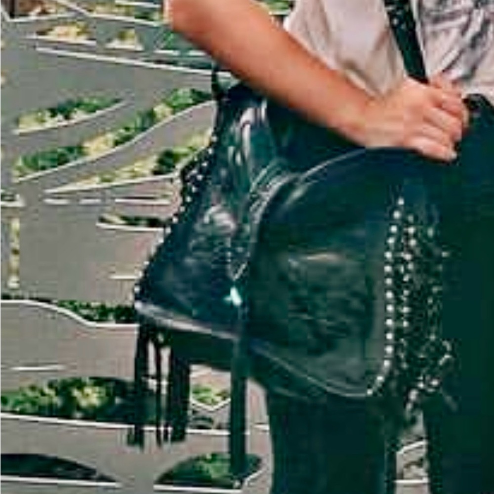 ISO this bag! I had before and sold it :( I don't know the brand etc. plz help